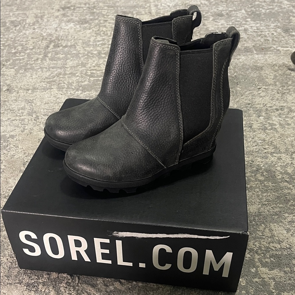 Sorel Charcoal Leather Chelsea Boots